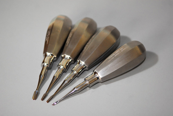 DTPRXSSET - Set of 4 Stainless Steel Short Shanked Elevators. Short Shanked SS Winged elevators offer a shorter grip.
